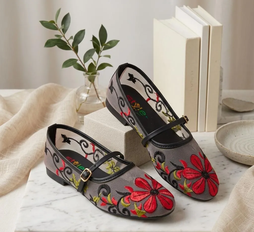 Trendy Embroidered Women's Flat Pumps