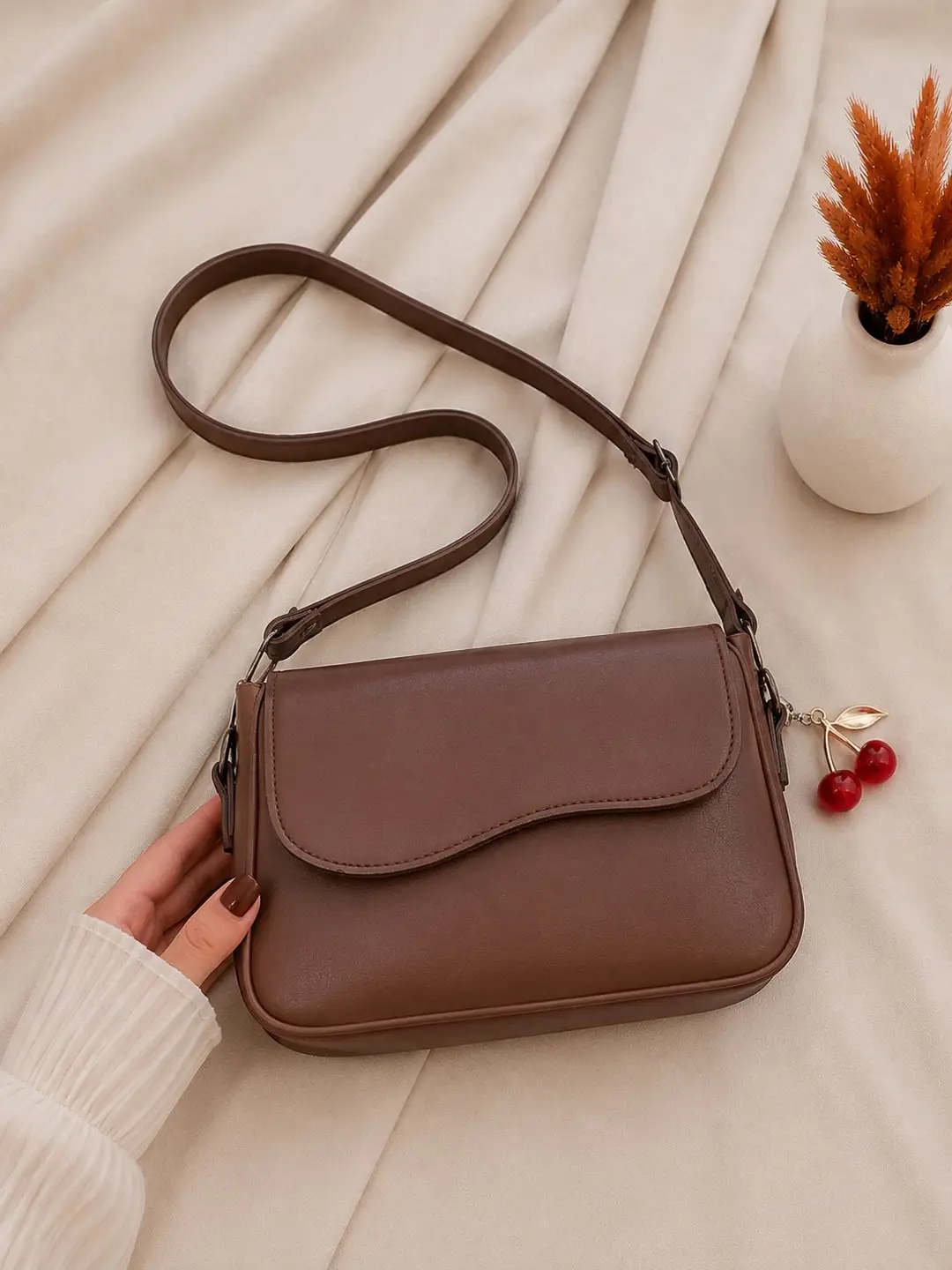 Girls leather plain purse