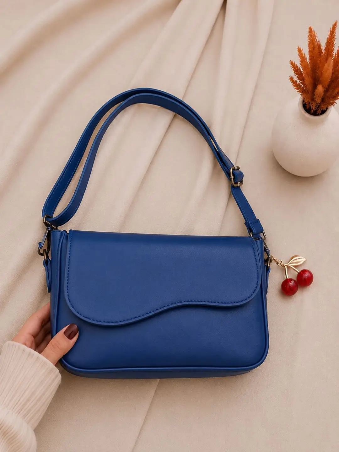 Girls leather plain purse